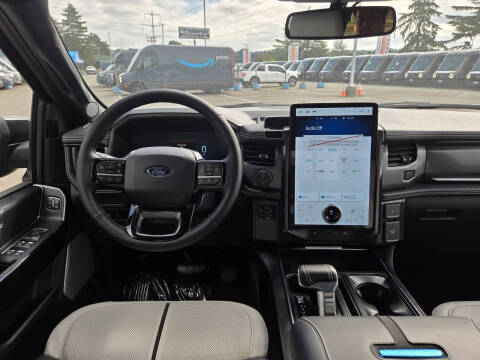 2025 Ford F-150 Lightning Platinum