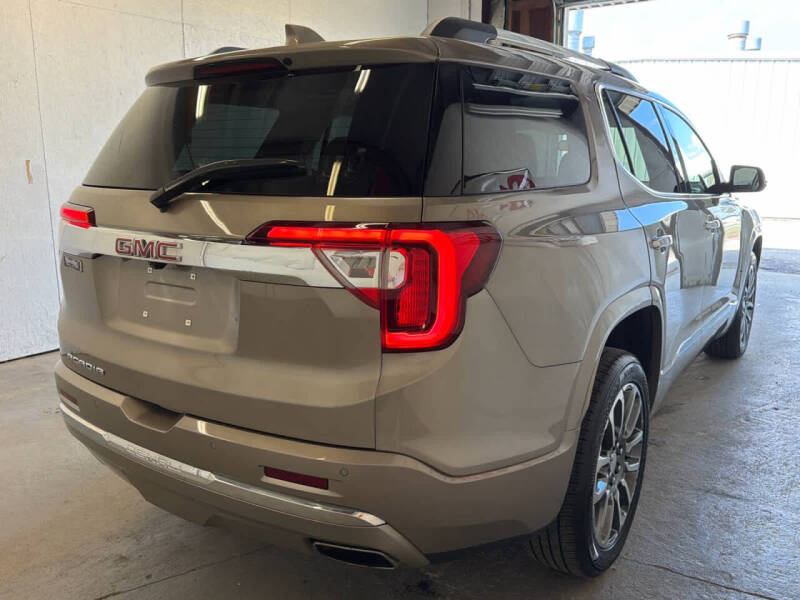 2022 GMC Acadia Denali