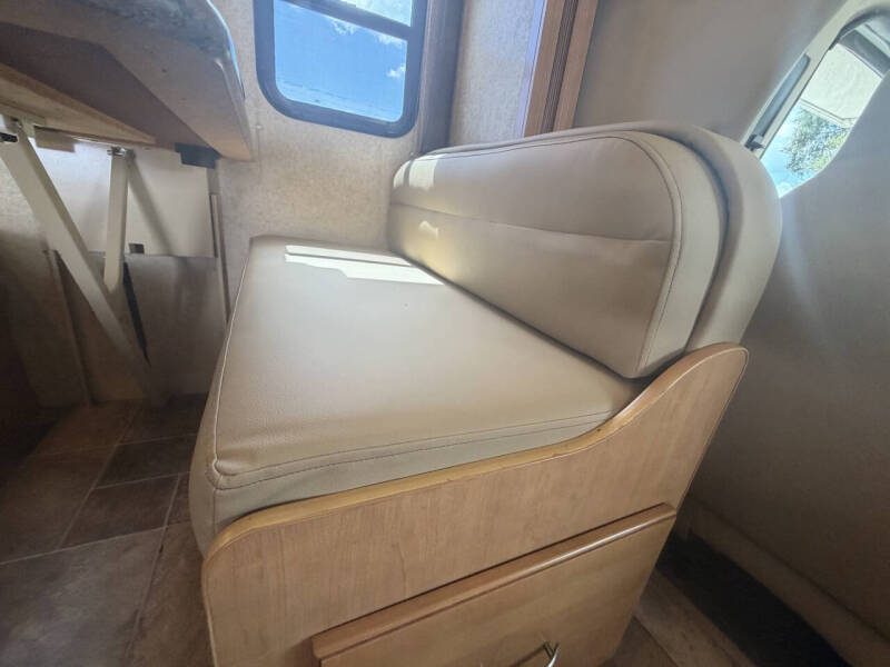 2017 Thor Motor Coach Chateau