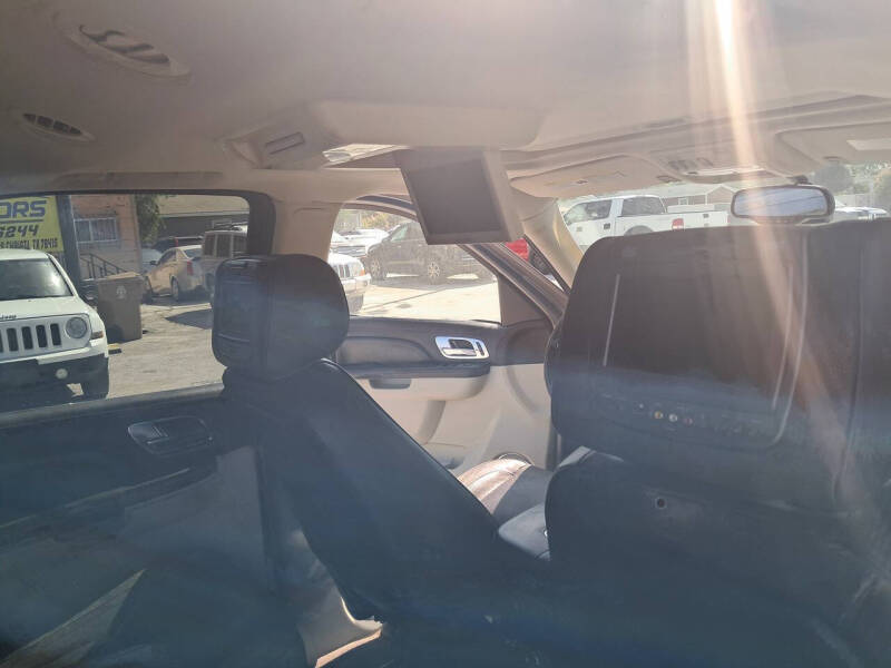 2011 Cadillac Escalade Platinum Edition