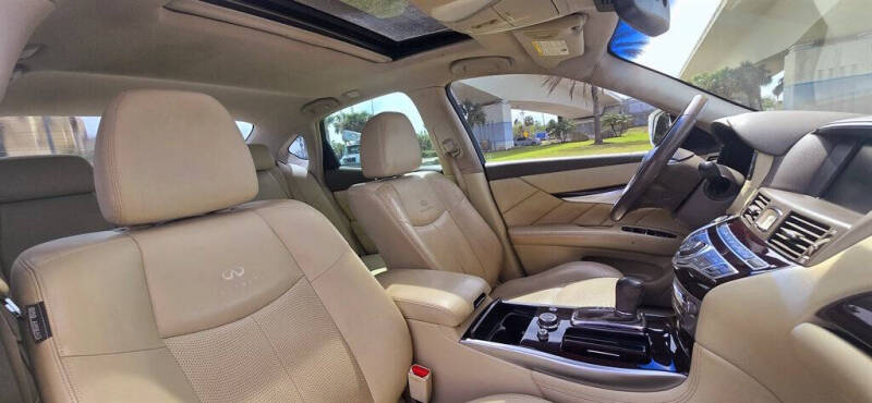 2012 Infiniti M37