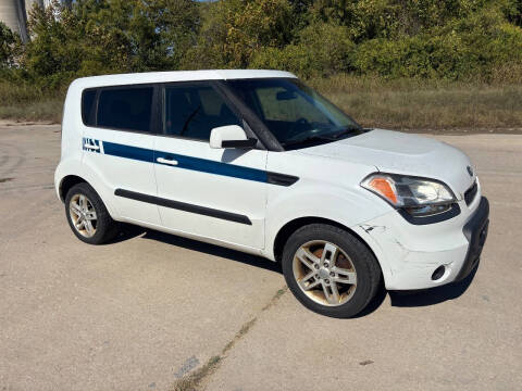 2011 Kia Soul +