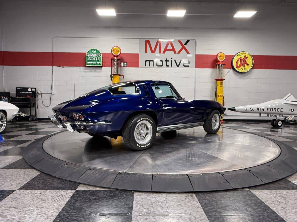 1964 Chevrolet Corvette 12