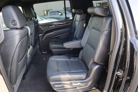 2023 Cadillac Escalade ESV Luxury