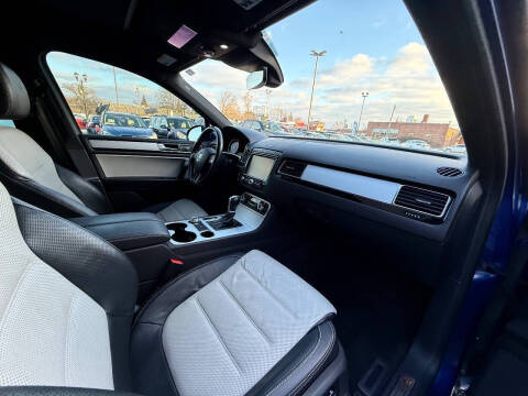 2017 Volkswagen Touareg V6 Wolfsburg