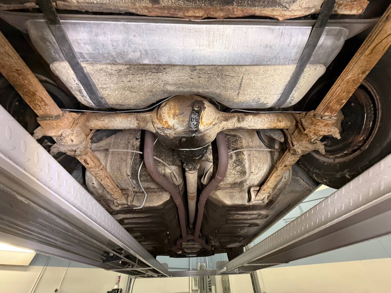 1964 Ford Thunderbird 41