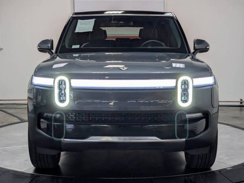2025 Rivian R1S