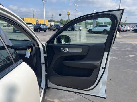 2026 Volvo XC40 B5 Core