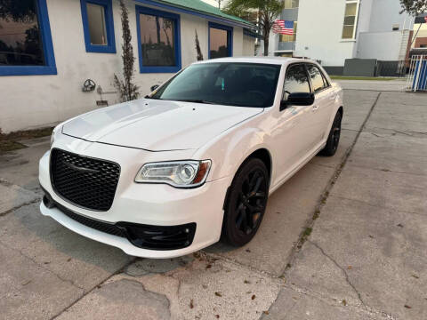 2023 Chrysler 300 Touring