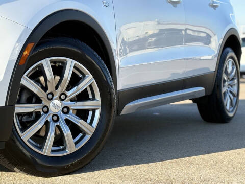 2020 Cadillac XT4 Premium Luxury