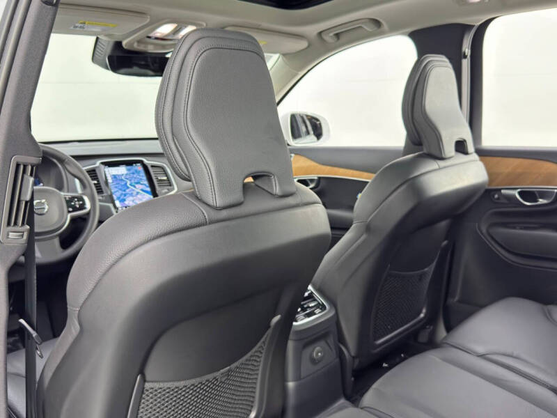 2024 Volvo XC90 Recharge T8 Core Bright Theme