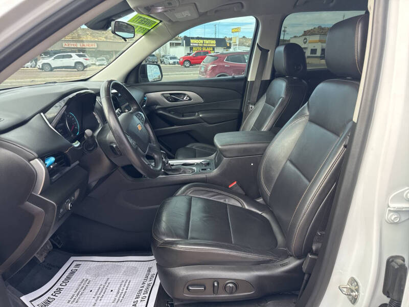 2021 Chevrolet Traverse LT Leather