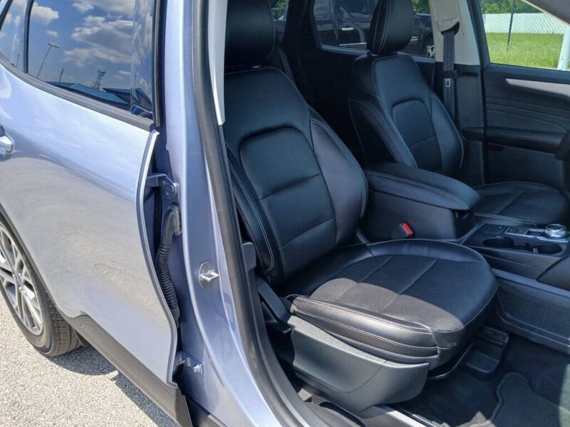 2022 Ford Escape Hybrid SEL