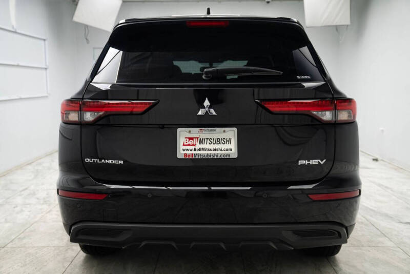 2026 Mitsubishi Outlander ES