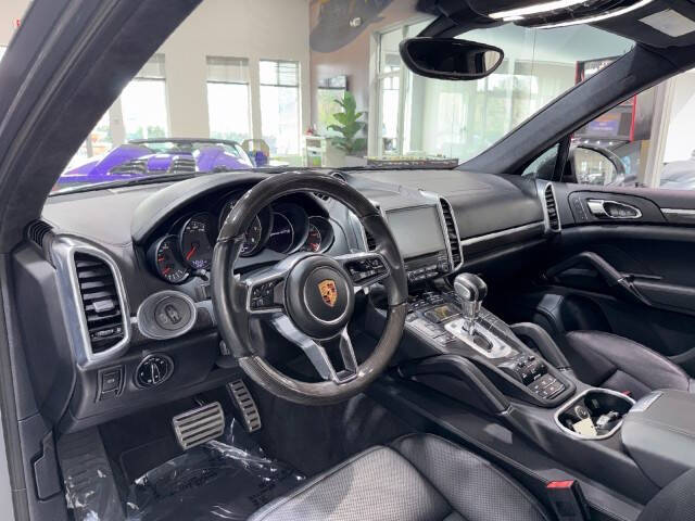 2017 Porsche Cayenne GTS