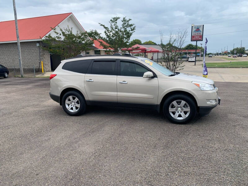 2012 Chevrolet Traverse for sale at Auto Acceptance in Tupelo MS
