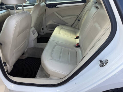 2012 Volkswagen Passat SE PZEV