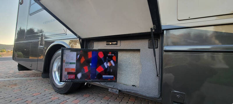 2010 Newmar Ventana 3933