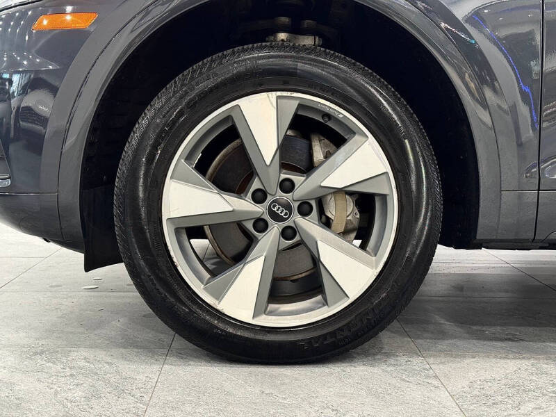 2020 Audi Q5 quattro Titanium Premium 45 TFSI