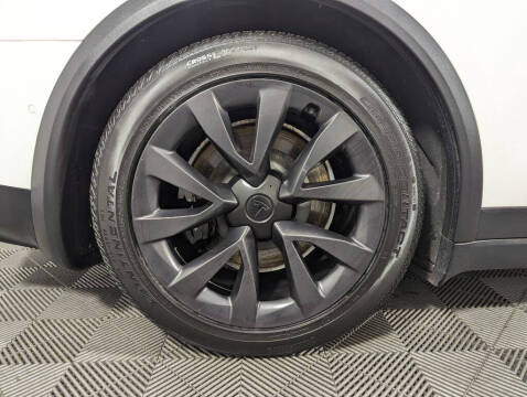 2023 Tesla Model X Standard Range