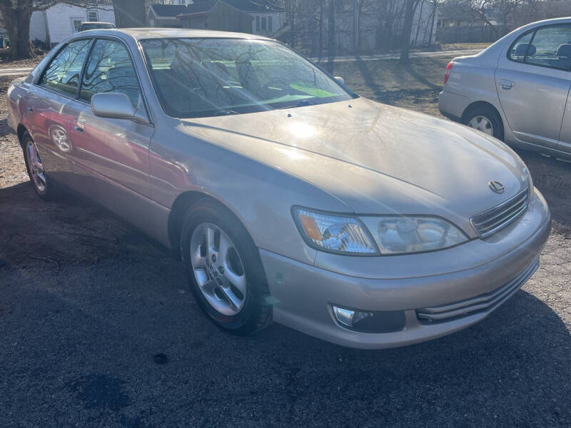 2001 Lexus ES 300 for sale at Antique Motors in Plymouth IN