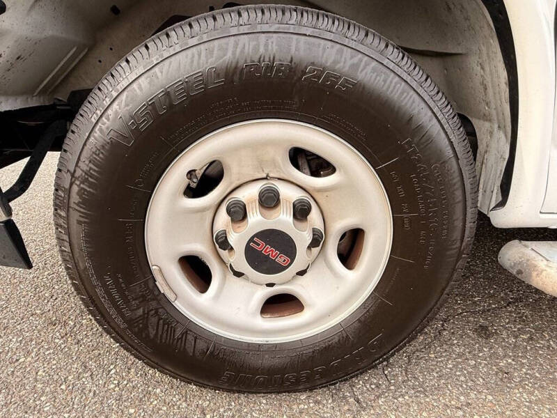 2023 GMC Savana 2500