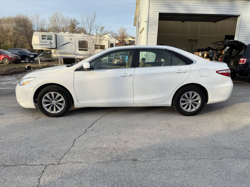 2016 Toyota Camry LE