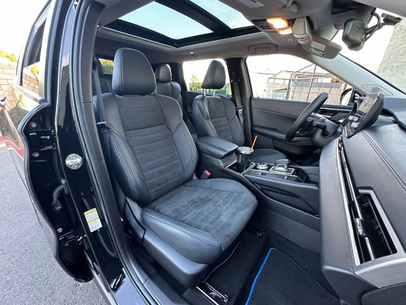 2023 Mitsubishi Outlander PHEV SE