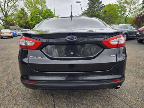 2014 Ford Fusion SE