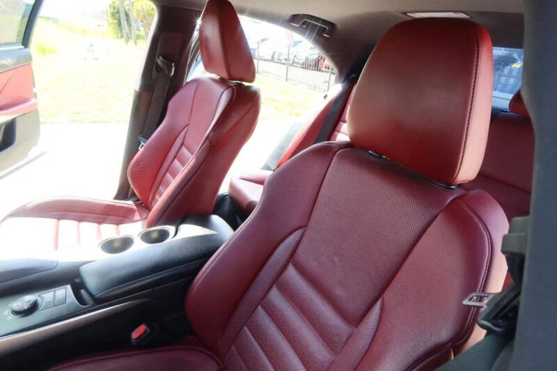 2016 Lexus IS 200t