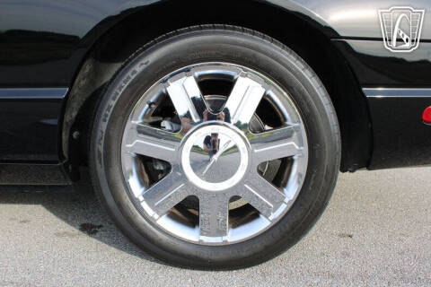 2005 Ford Thunderbird Deluxe