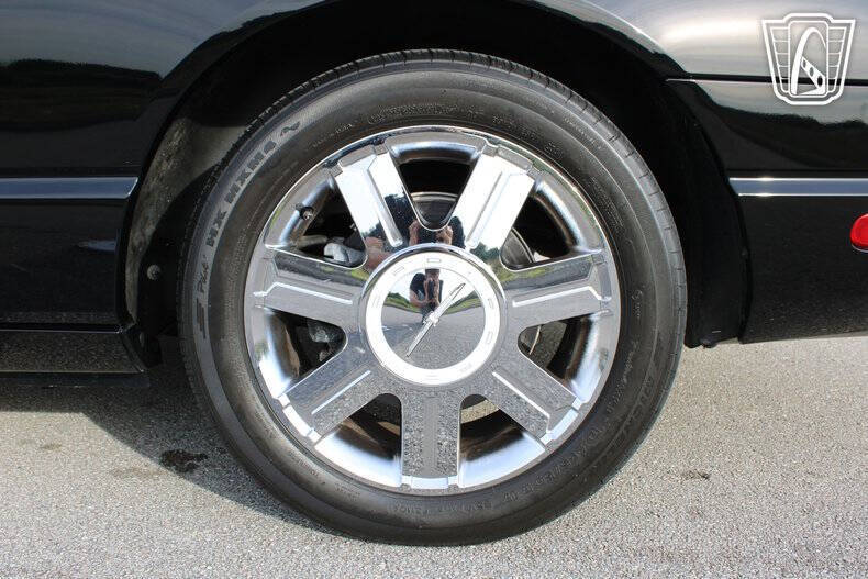 2005 Ford Thunderbird Deluxe