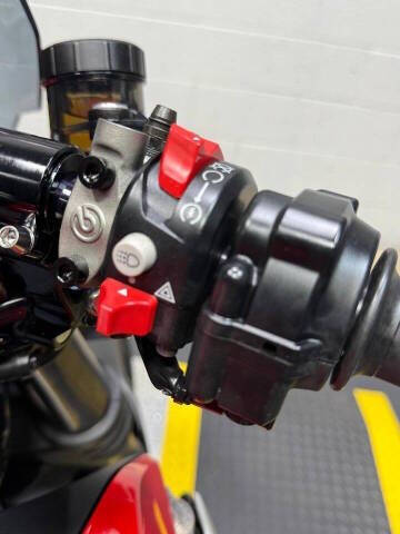 2022 Ducati Streetfighter V2