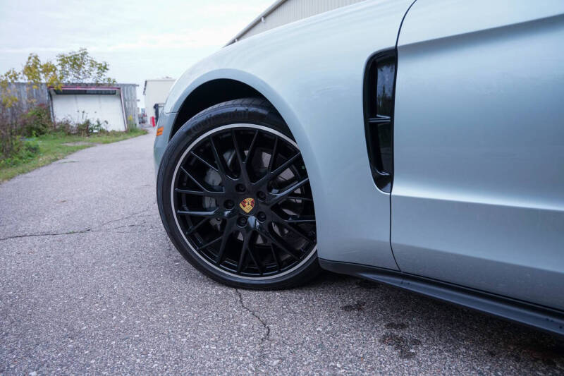 2018 Porsche Panamera 4S