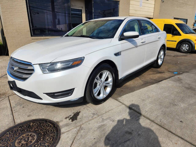 2015 Ford Taurus for sale at Uptown Diplomat Motor Cars in BALTIMORE, MD