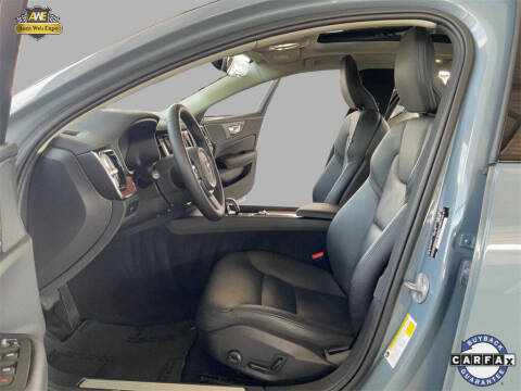 2024 Volvo S60 B5 Plus Dark Theme