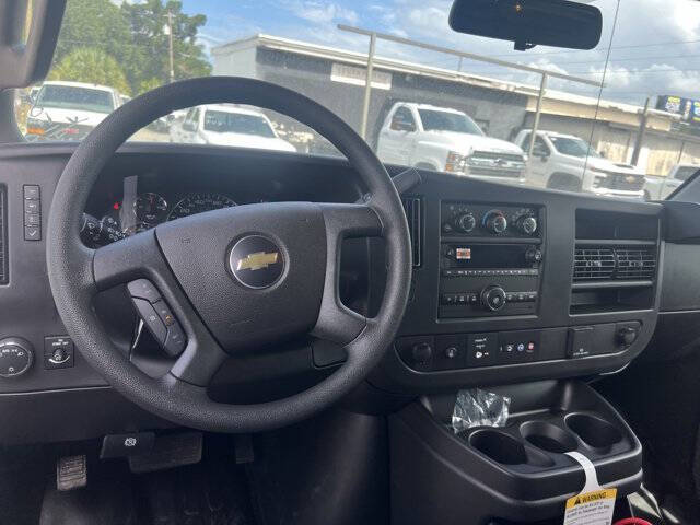 2025 Chevrolet Express 2500