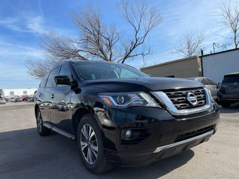 2017 Nissan Pathfinder for sale at Makka Auto Sales in Dallas TX