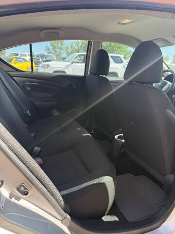 2019 Nissan Versa S Plus