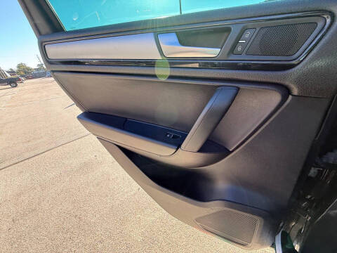 2013 Volkswagen Touareg VR6 Sport