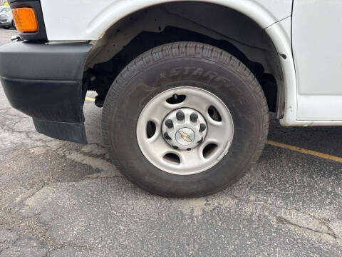 2023 Chevrolet Express 2500