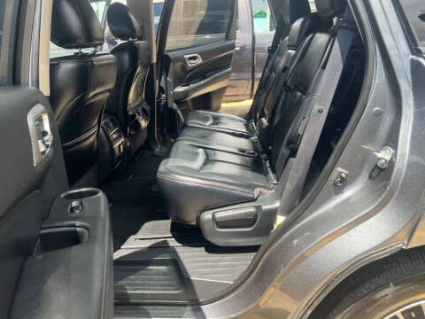 2020 Nissan Pathfinder SL