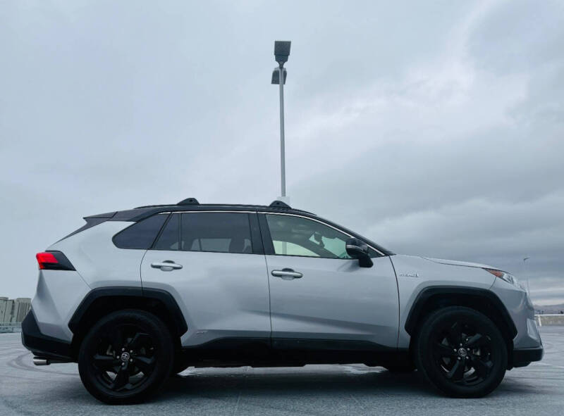 2019 Toyota RAV4 XSE photo 8