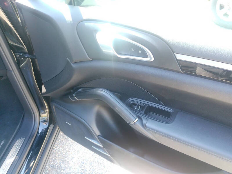 2014 Porsche Cayenne Platinum