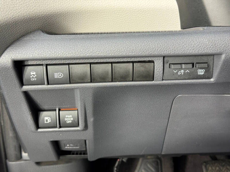 2021 Toyota Sienna LE 8-Passenger