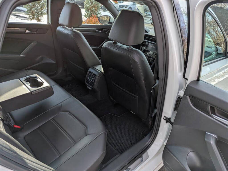 2021 Volkswagen Passat R-Line