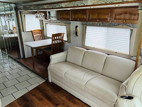 1999 Freightliner XC Chassis