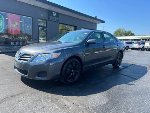 2011 Toyota Camry for sale at Moundbuilders Motor Group in Newark OH