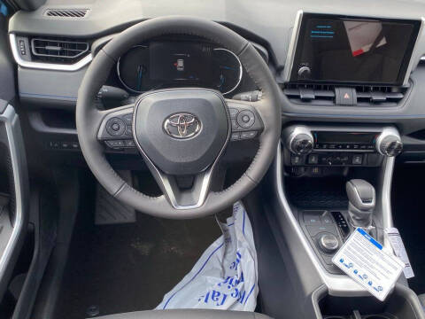 2025 Toyota RAV4 Hybrid SE