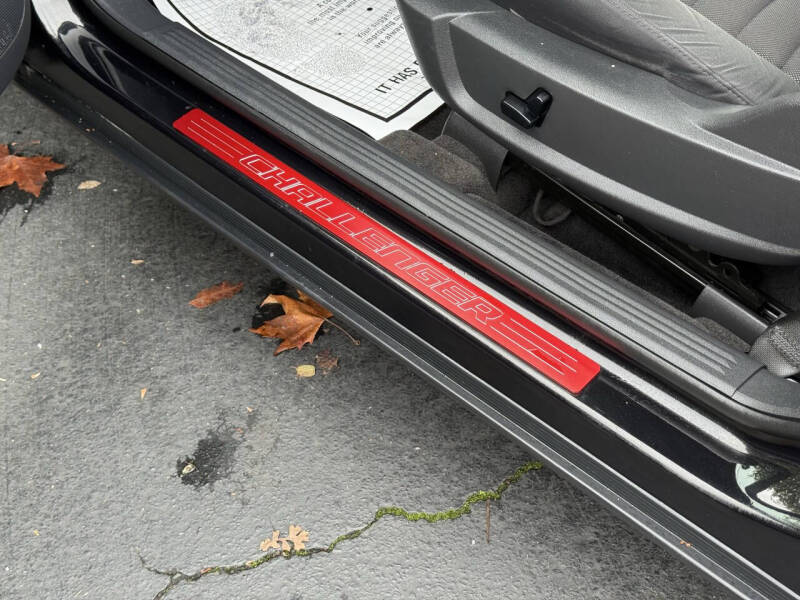 2010 Dodge Challenger SE